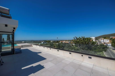 Moradia T3 para Venda em Santa Barbara de Nexe