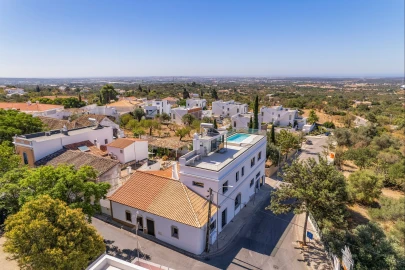 Moradia T3 para Venda em Santa Barbara de Nexe