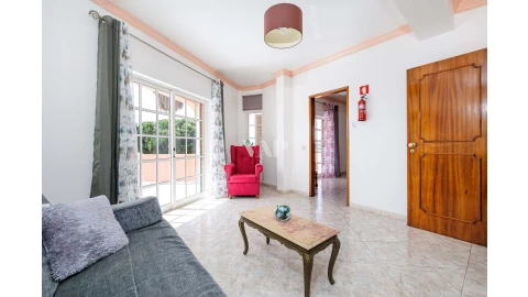 Moradia T5 para Venda em Albufeira e Olhos de Água