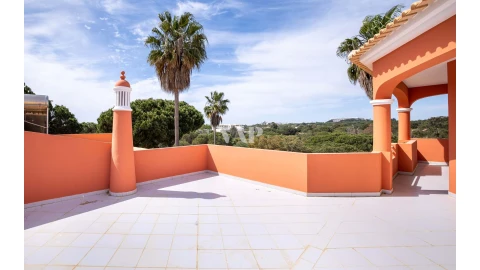 Moradia T5 para Venda em Albufeira e Olhos de Água