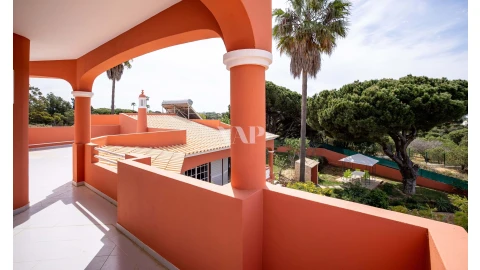 Moradia T5 para Venda em Albufeira e Olhos de Água