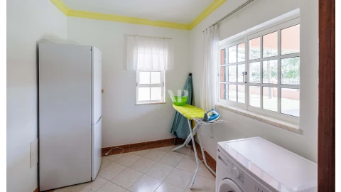 Moradia T5 para Venda em Albufeira e Olhos de Água