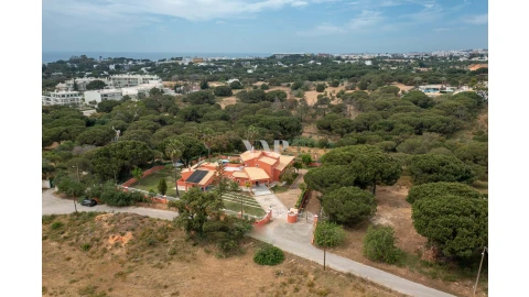 Moradia T5 para Venda em Albufeira e Olhos de Água