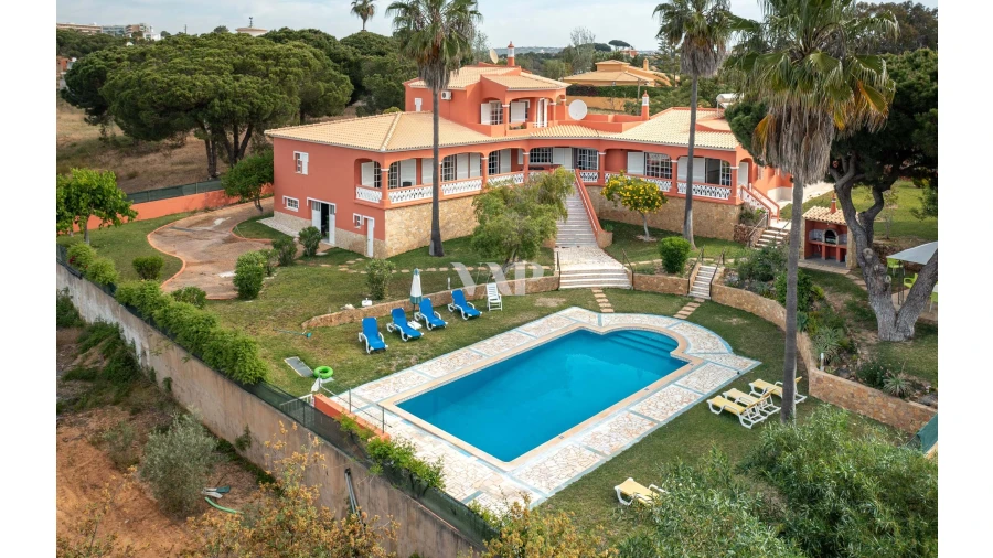 Moradia T5 para Venda em Albufeira e Olhos de Água Foto 6