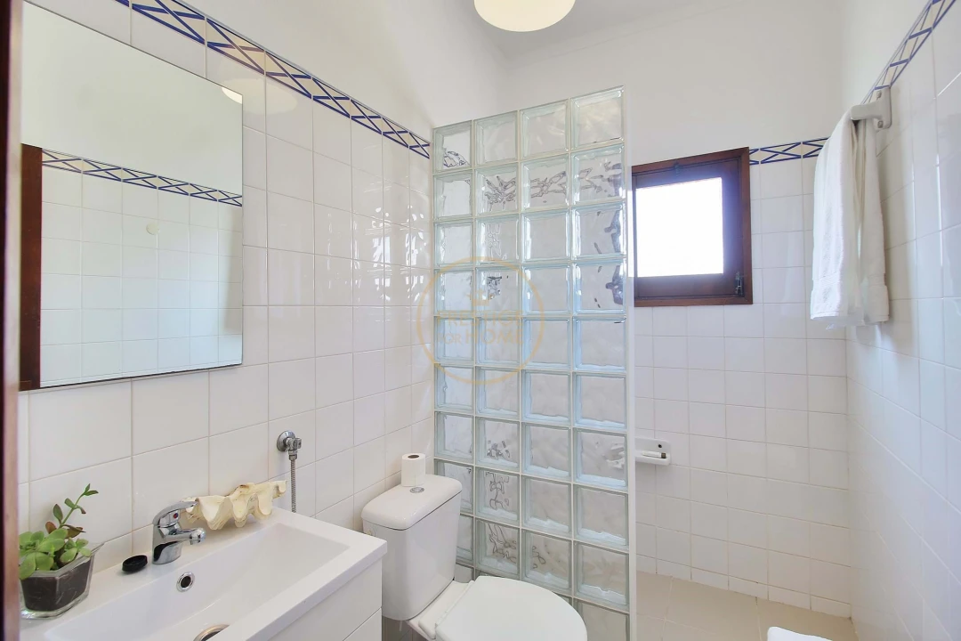 Apartamento T1 para Arrendamento em Quarteira Foto 16