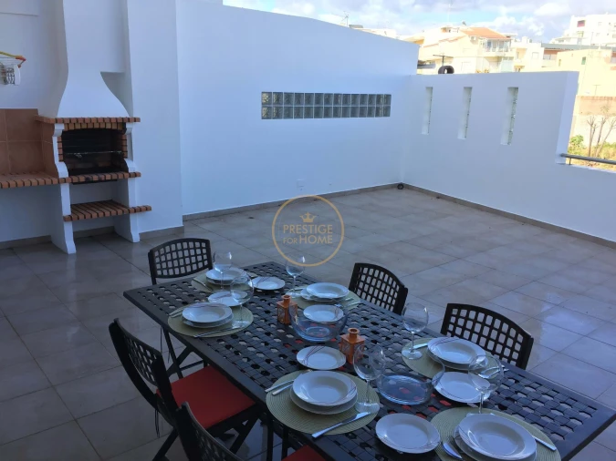 Apartamento T2 para Arrendamento em Quarteira Foto 11