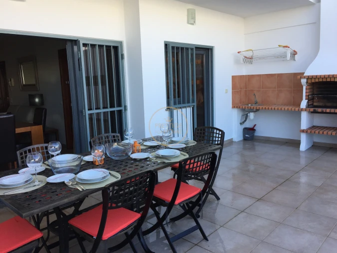 Apartamento T2 para Arrendamento em Quarteira Foto 1