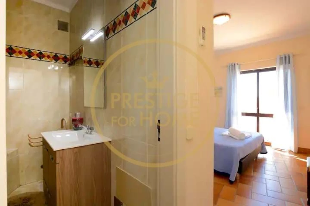 Moradia T4 para Arrendamento em Guia Foto 9