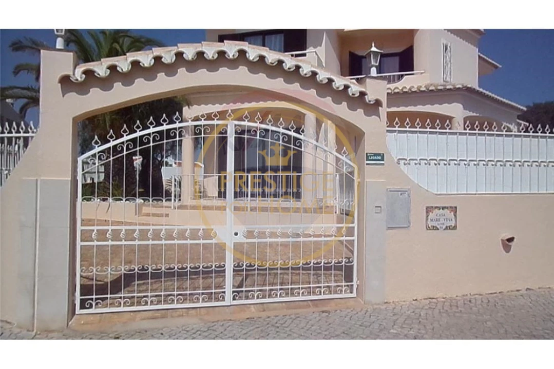 Moradia T4 para Arrendamento em Guia Foto 1