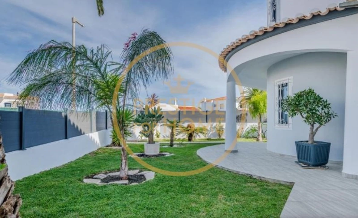 Moradia T4 para Arrendamento em Guia Foto 56