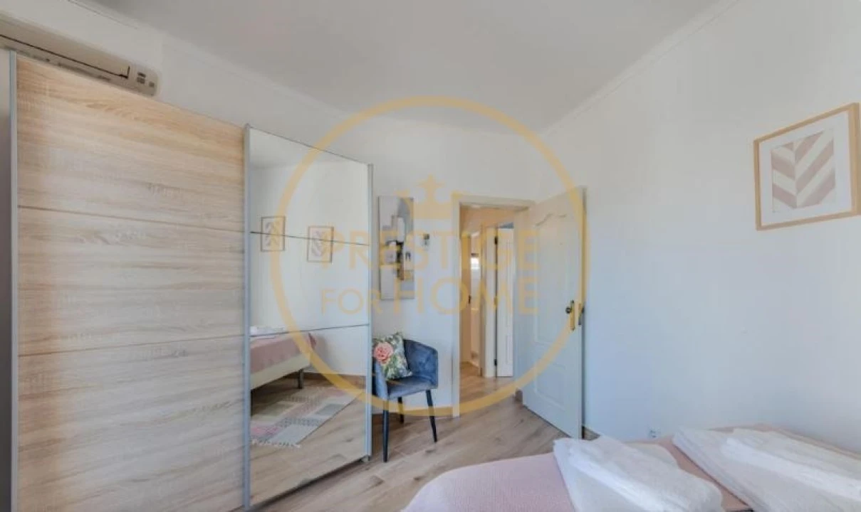 Moradia T4 para Arrendamento em Guia Foto 32