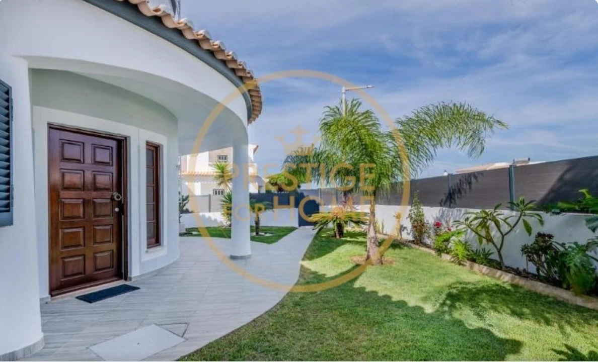 Moradia T4 para Arrendamento em Guia Foto 55