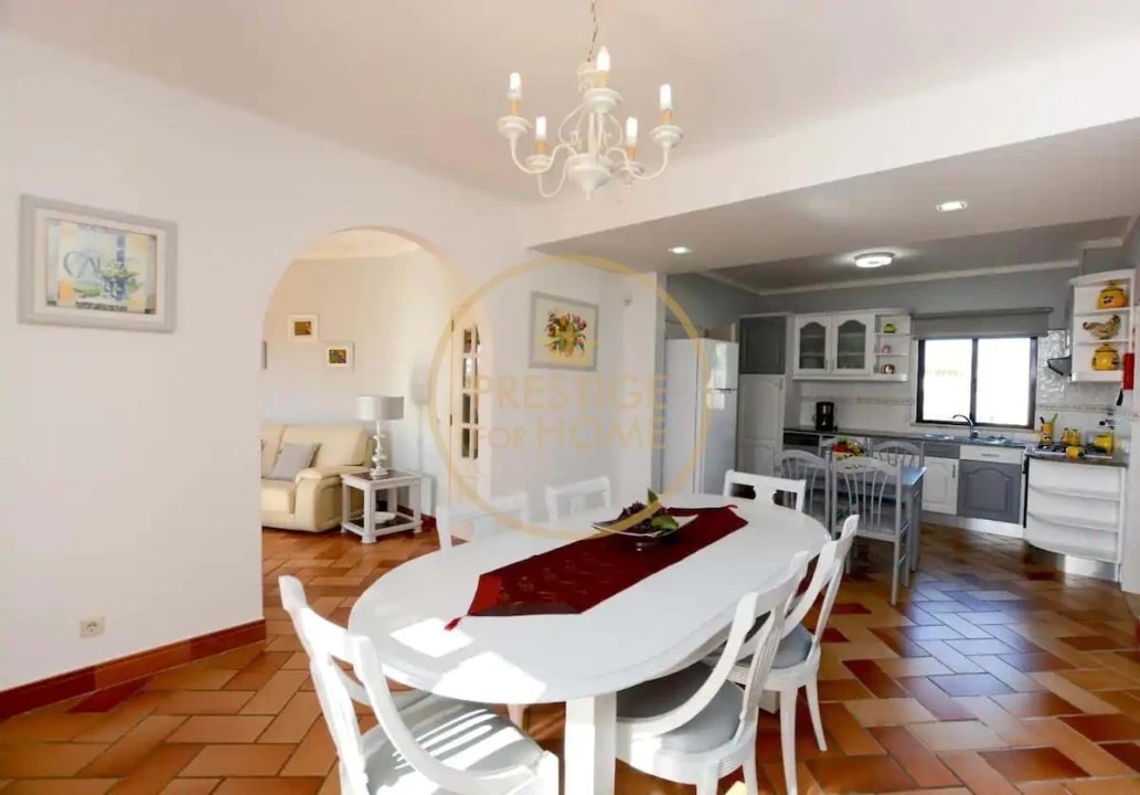 Moradia T4 para Arrendamento em Guia Foto 16