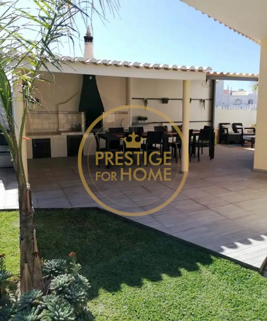 Moradia T4 para Arrendamento em Guia Foto 6