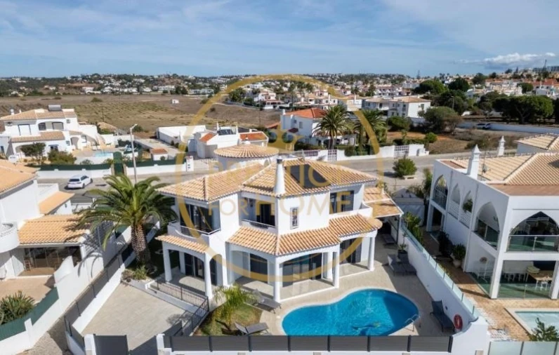 Moradia T4 para Arrendamento em Guia Foto 66