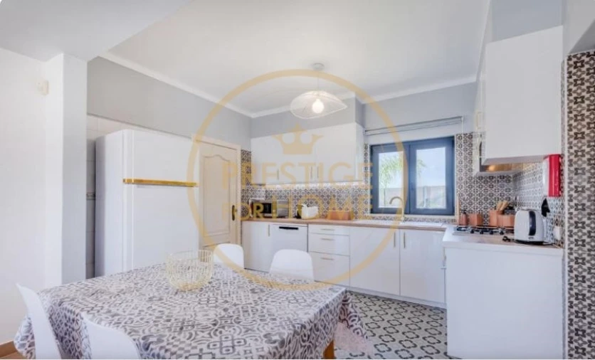 Moradia T4 para Arrendamento em Guia Foto 13