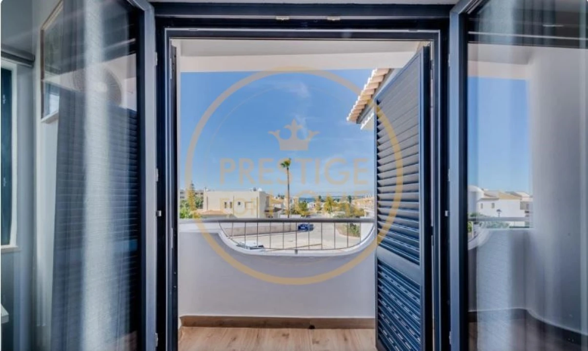 Moradia T4 para Arrendamento em Guia Foto 34