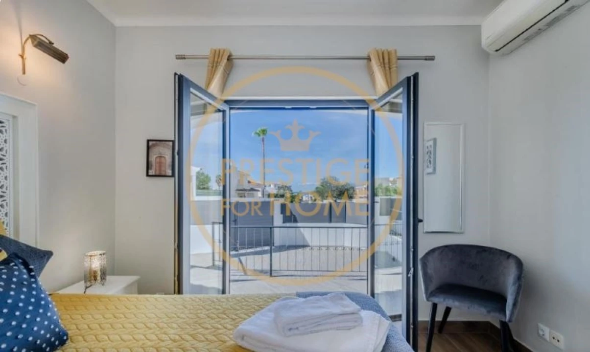 Moradia T4 para Arrendamento em Guia Foto 15