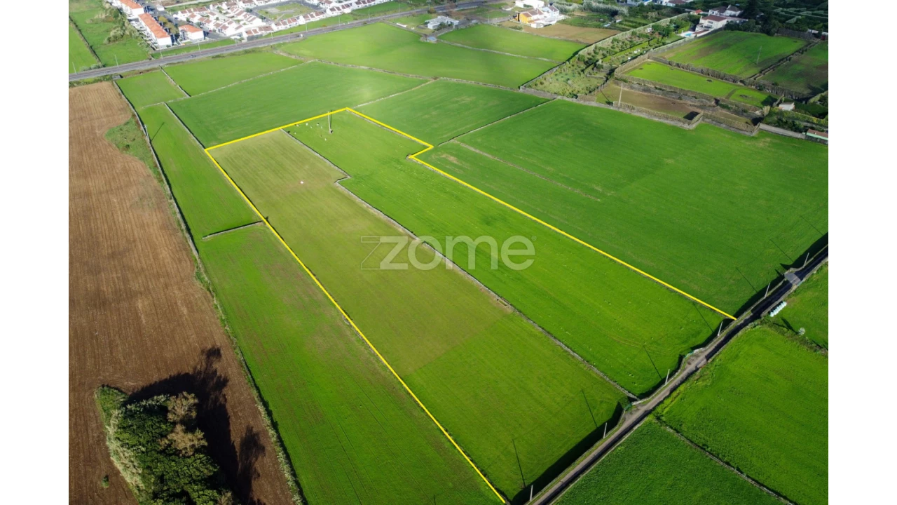 Terreno para Venda em Rabo de Peixe Foto 4