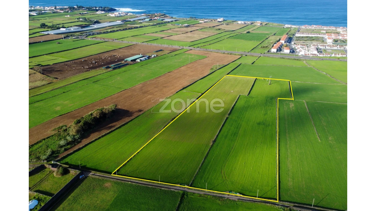 Terreno para Venda em Rabo de Peixe Foto 7