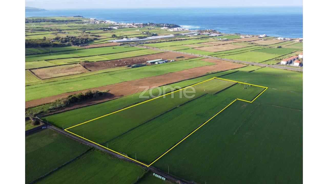 Terreno para Venda em Rabo de Peixe Foto 8