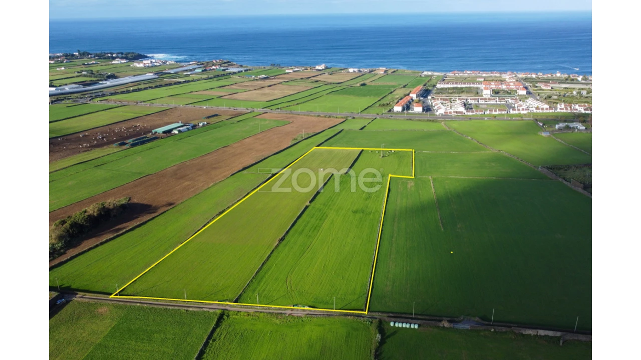 Terreno para Venda em Rabo de Peixe Foto 10