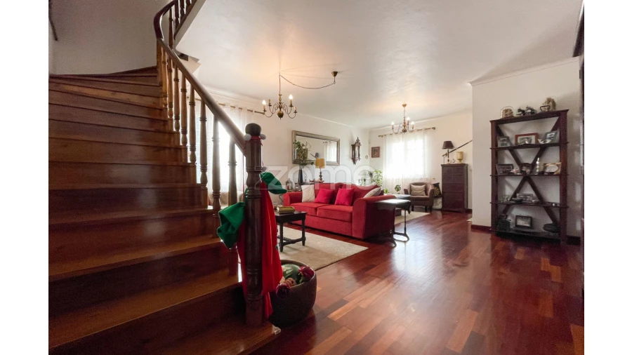 Moradia T4 para Venda em Relva Foto 4