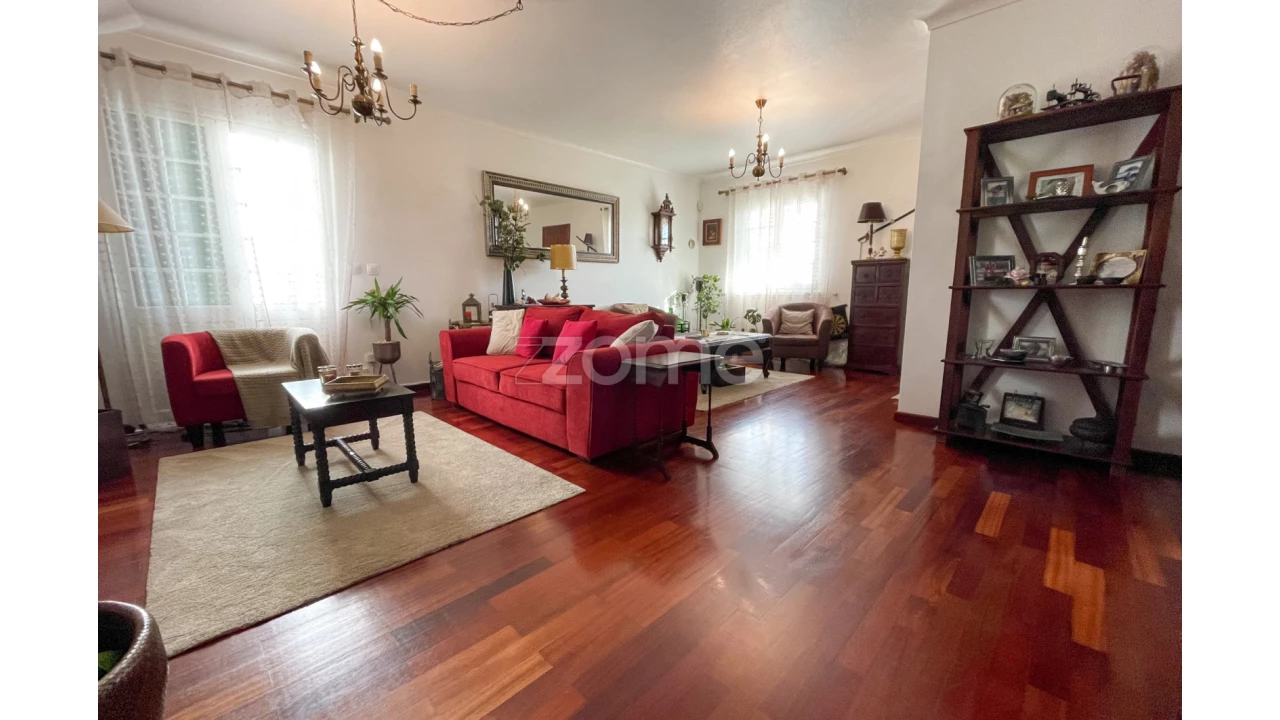 Moradia T4 para Venda em Relva Foto 5