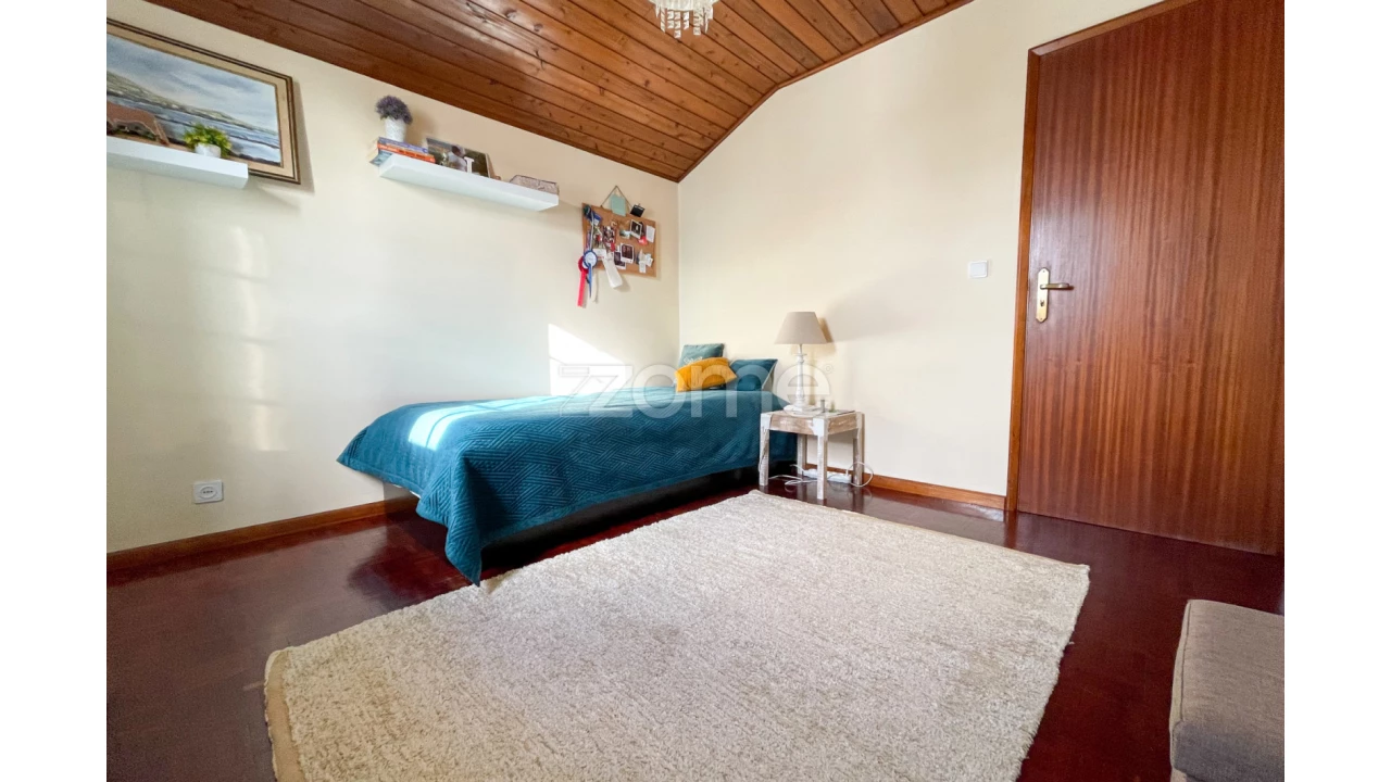 Moradia T4 para Venda em Relva Foto 13