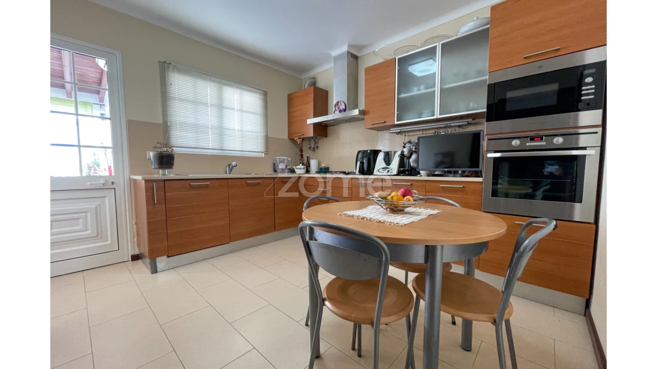 Moradia T4 para Venda em Relva Foto 8