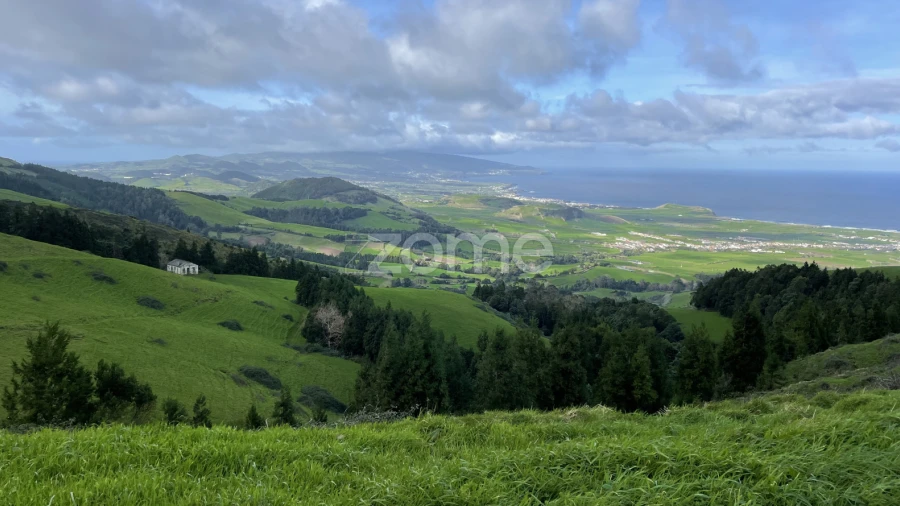 Terreno para Venda em Ribeira Grande (Conceição)