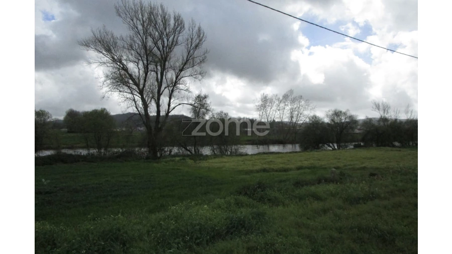 Terreno para Venda em Fradelos Foto 2