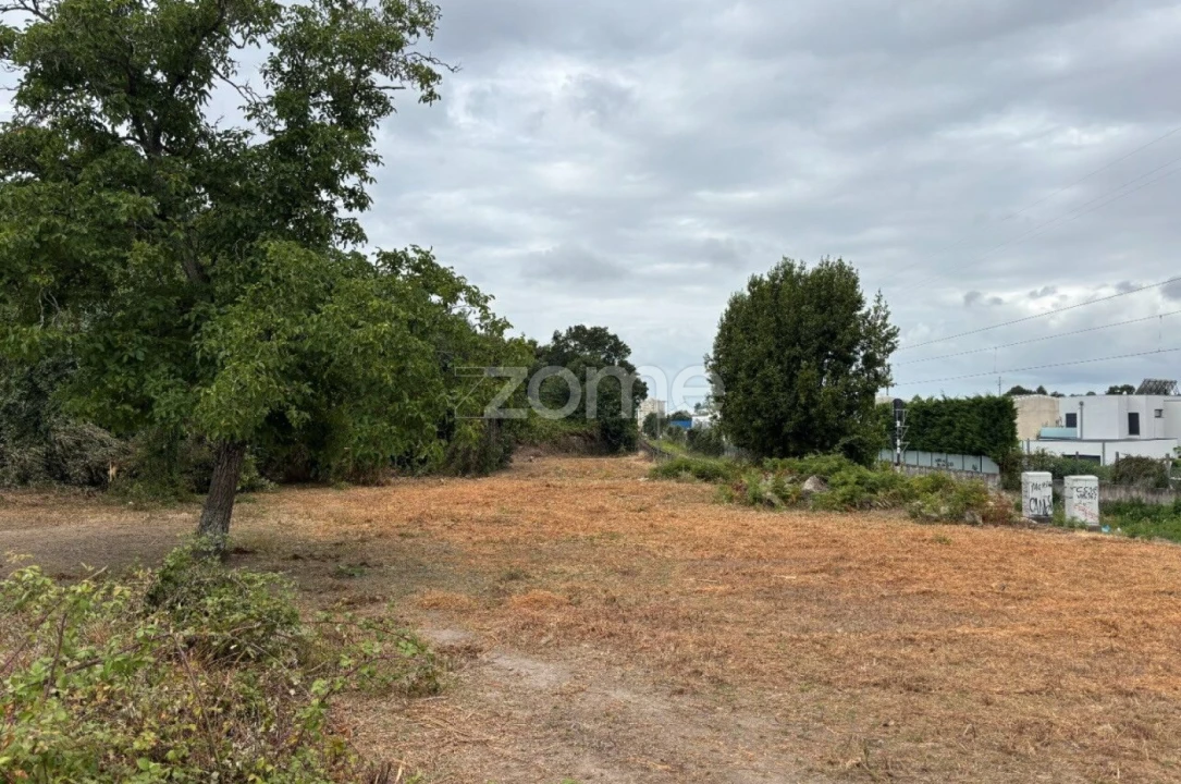 Terreno para Venda em Pedrouços Foto 1
