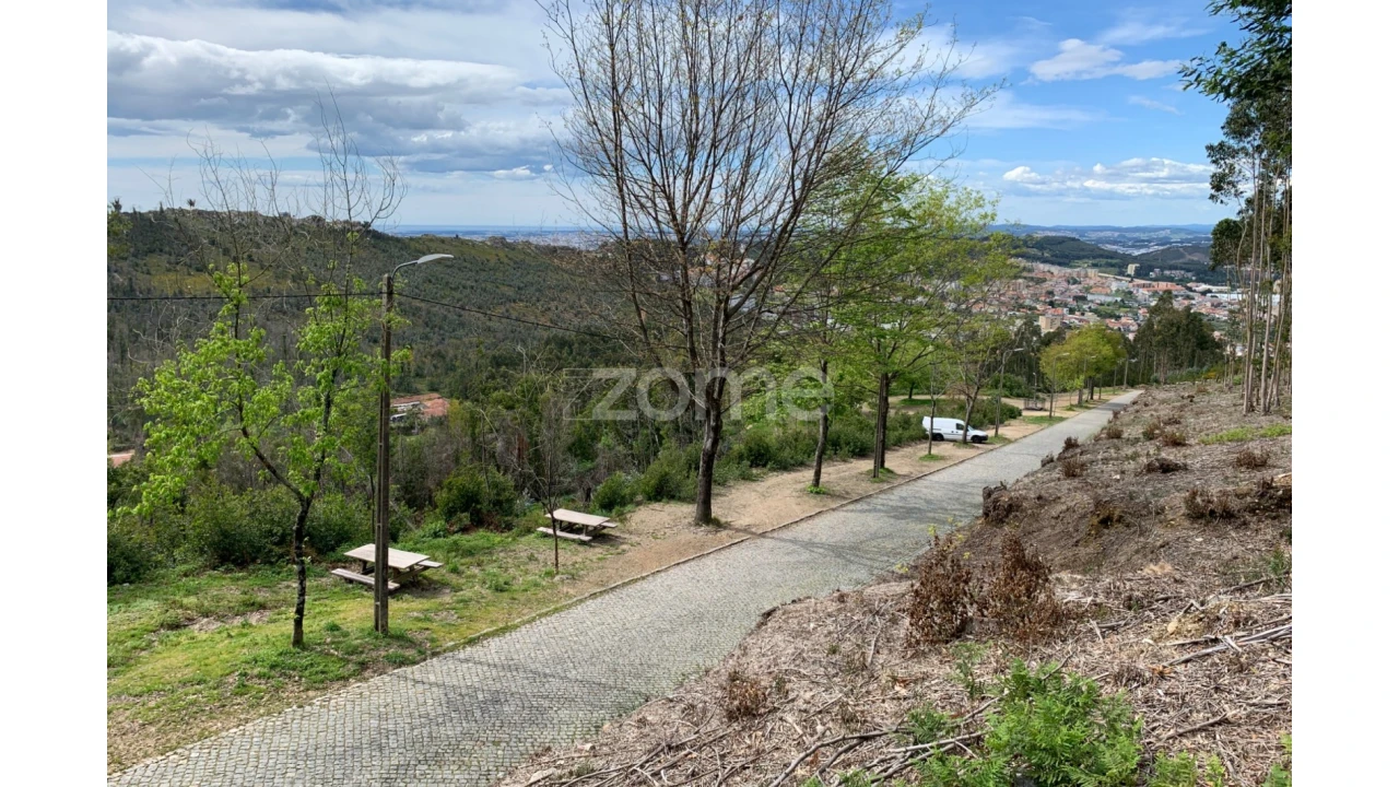 Terreno para Venda em Valongo Foto 1