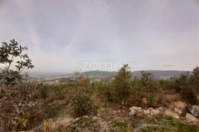 Terreno para Venda em Lamelas e Guimarei Foto 2