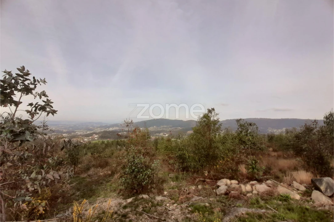 Terreno para Venda em Lamelas e Guimarei Foto 2