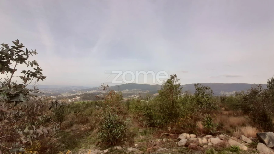 Terreno para Venda em Lamelas e Guimarei