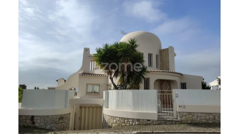 Moradia T4 para Venda em Albufeira e Olhos de Água