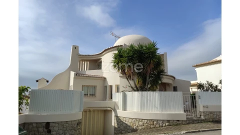 Moradia T4 para Venda em Albufeira e Olhos de Água