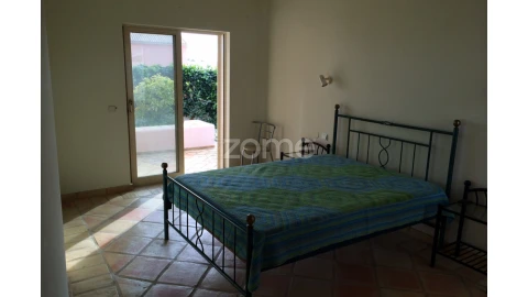 Moradia T4 para Venda em Albufeira e Olhos de Água