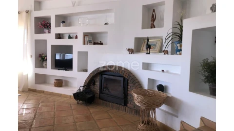 Moradia T4 para Venda em Albufeira e Olhos de Água