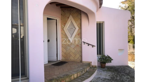 Moradia T4 para Venda em Albufeira e Olhos de Água