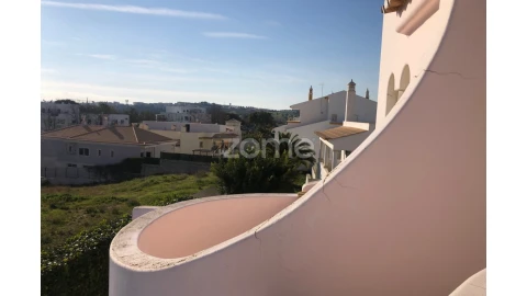 Moradia T4 para Venda em Albufeira e Olhos de Água