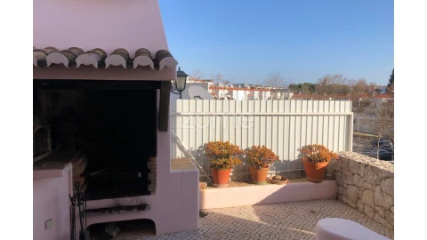 Moradia T4 para Venda em Albufeira e Olhos de Água