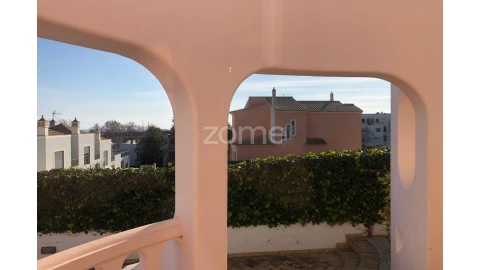 Moradia T4 para Venda em Albufeira e Olhos de Água