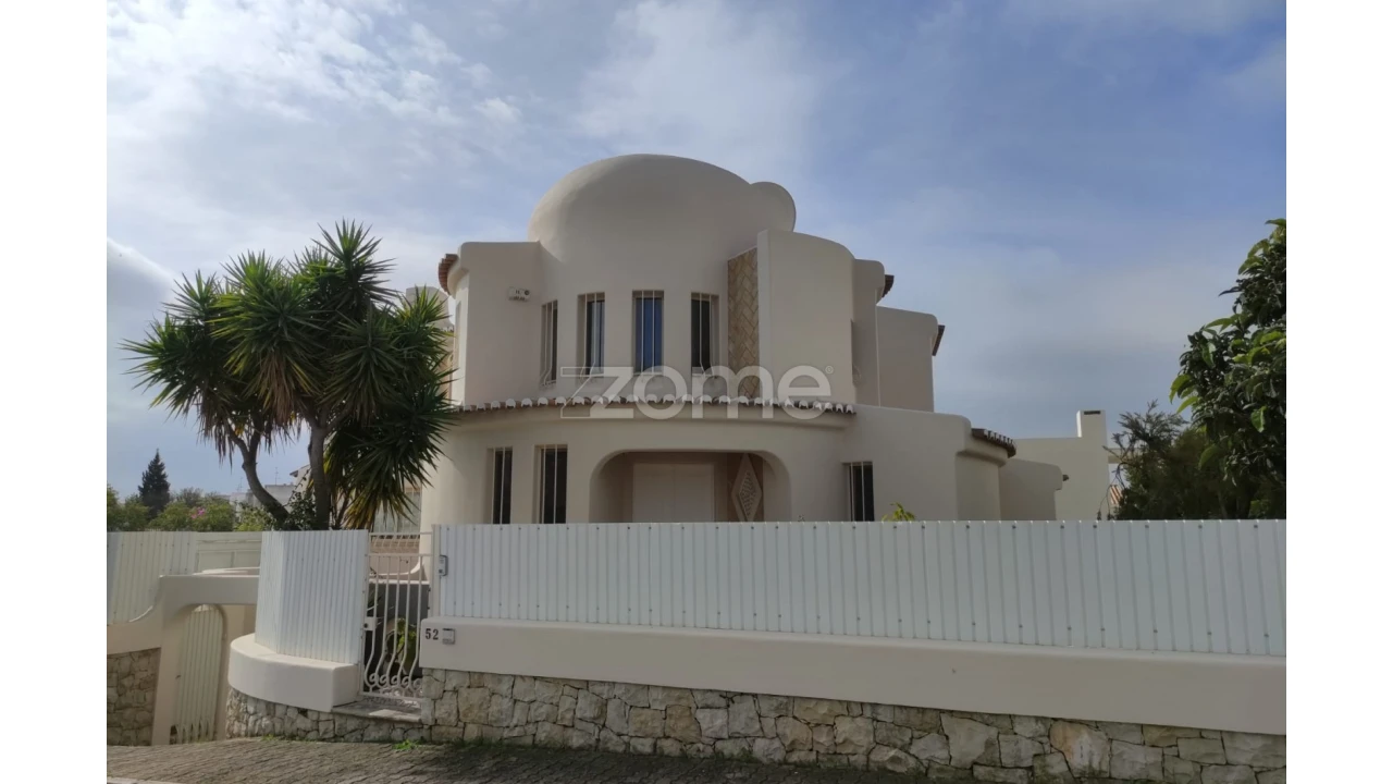 Moradia T4 para Venda em Albufeira e Olhos de Água Foto 4