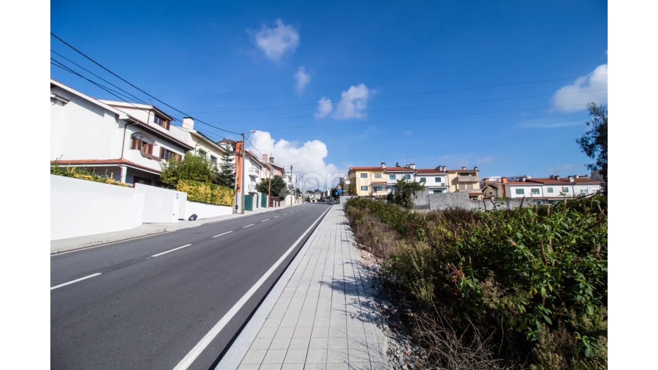 Terreno para Venda em Baguim do Monte (Rio Tinto) Foto 2