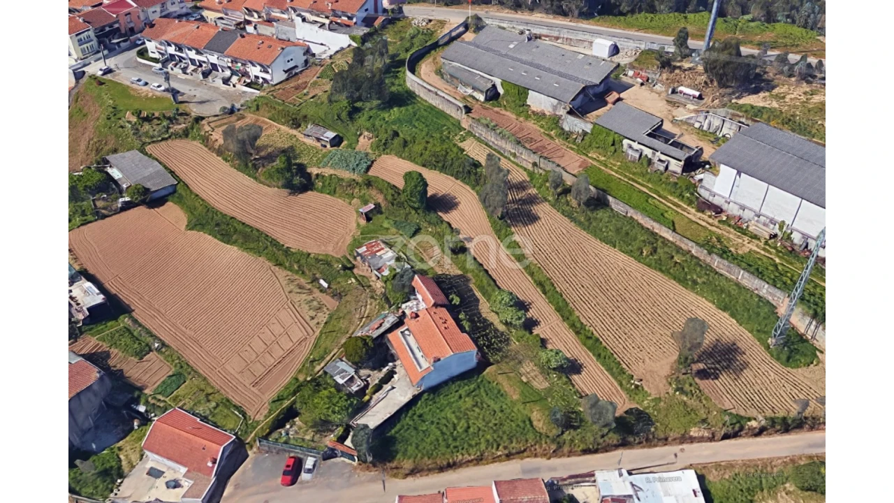Terreno para Venda em Alfena Foto 1