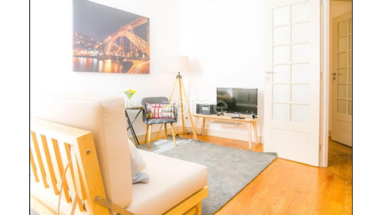 Apartamento T3 para Venda em Cedofeita, Santo Ildefonso, Sé, Miragaia, São Nicolau e Vitória Foto 2