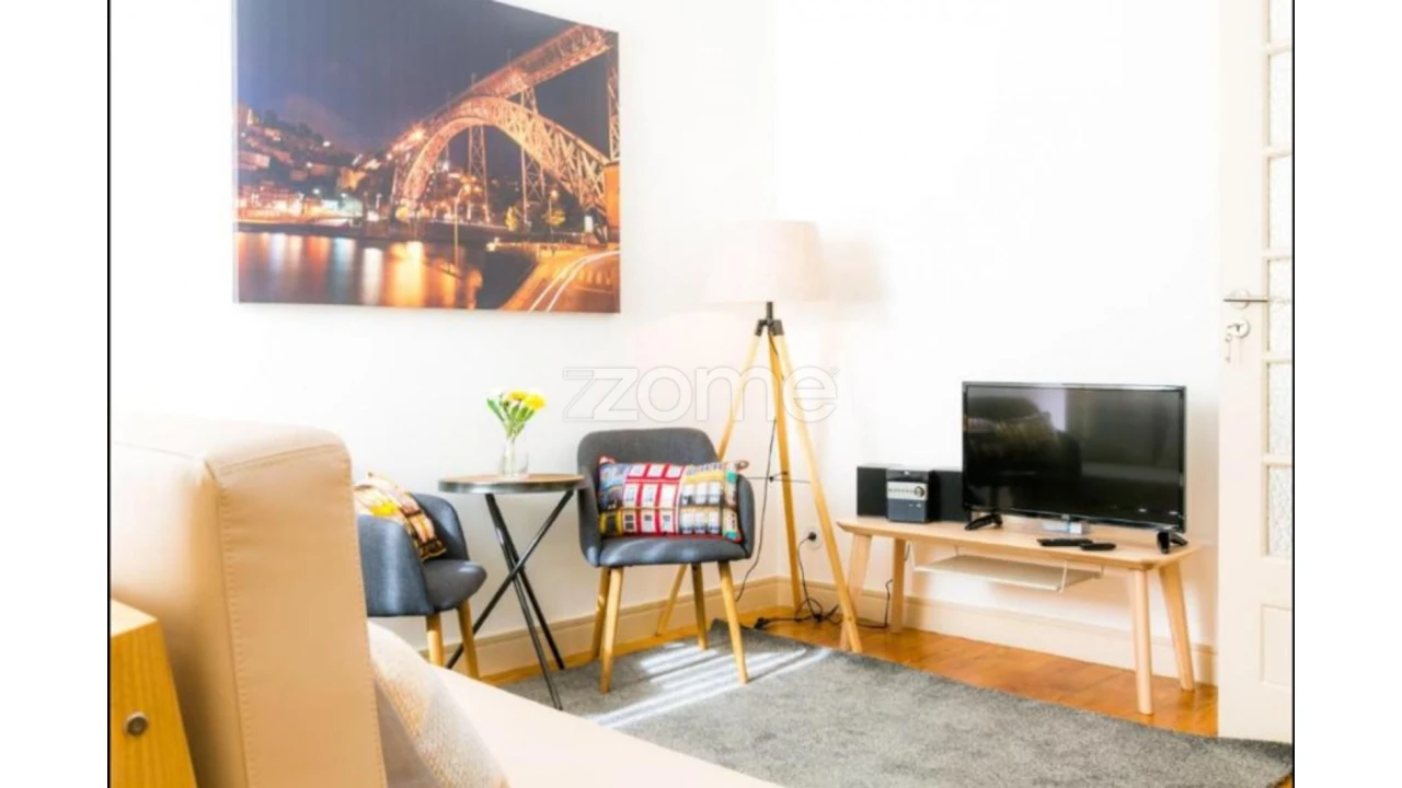 Apartamento T3 para Venda em Cedofeita, Santo Ildefonso, Sé, Miragaia, São Nicolau e Vitória Foto 3